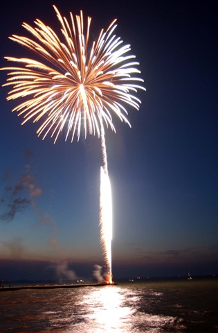[fireworks[28].jpg]