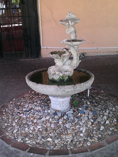 Le Fou Frog Fountain 