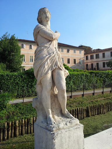 Castelfranco Statua