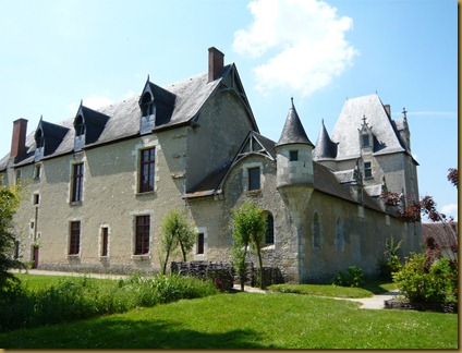 chateau fourgeres-sur-bievres9c