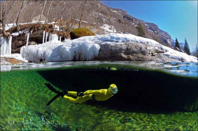 [incredibly_clear_waters_of_the_verzasca_river_640_06%255B3%255D.jpg]