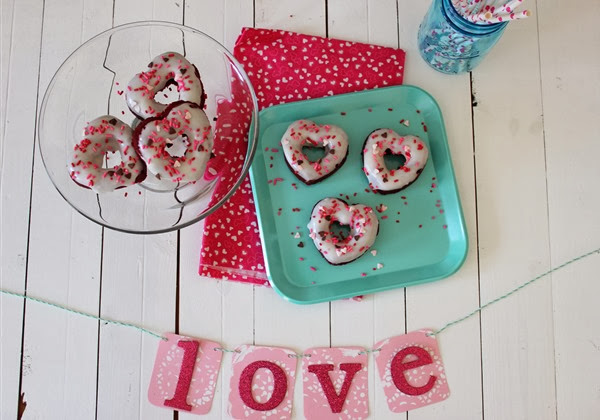 Valentine Red Velvet Donuts #valentine #donut #redvelvet
