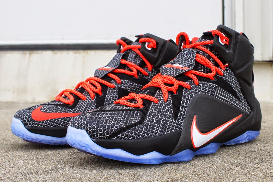 lebron on court shoes
