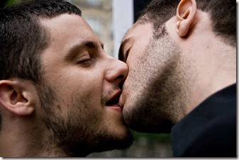 guys_kissing_facial-hair