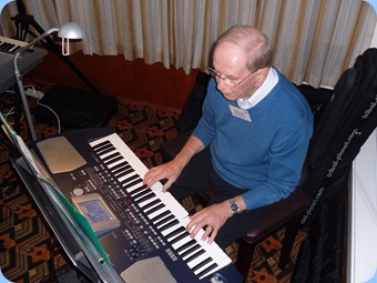 John Beales played the arrival music for us on his Korg Pa500. Very smooth as usual.