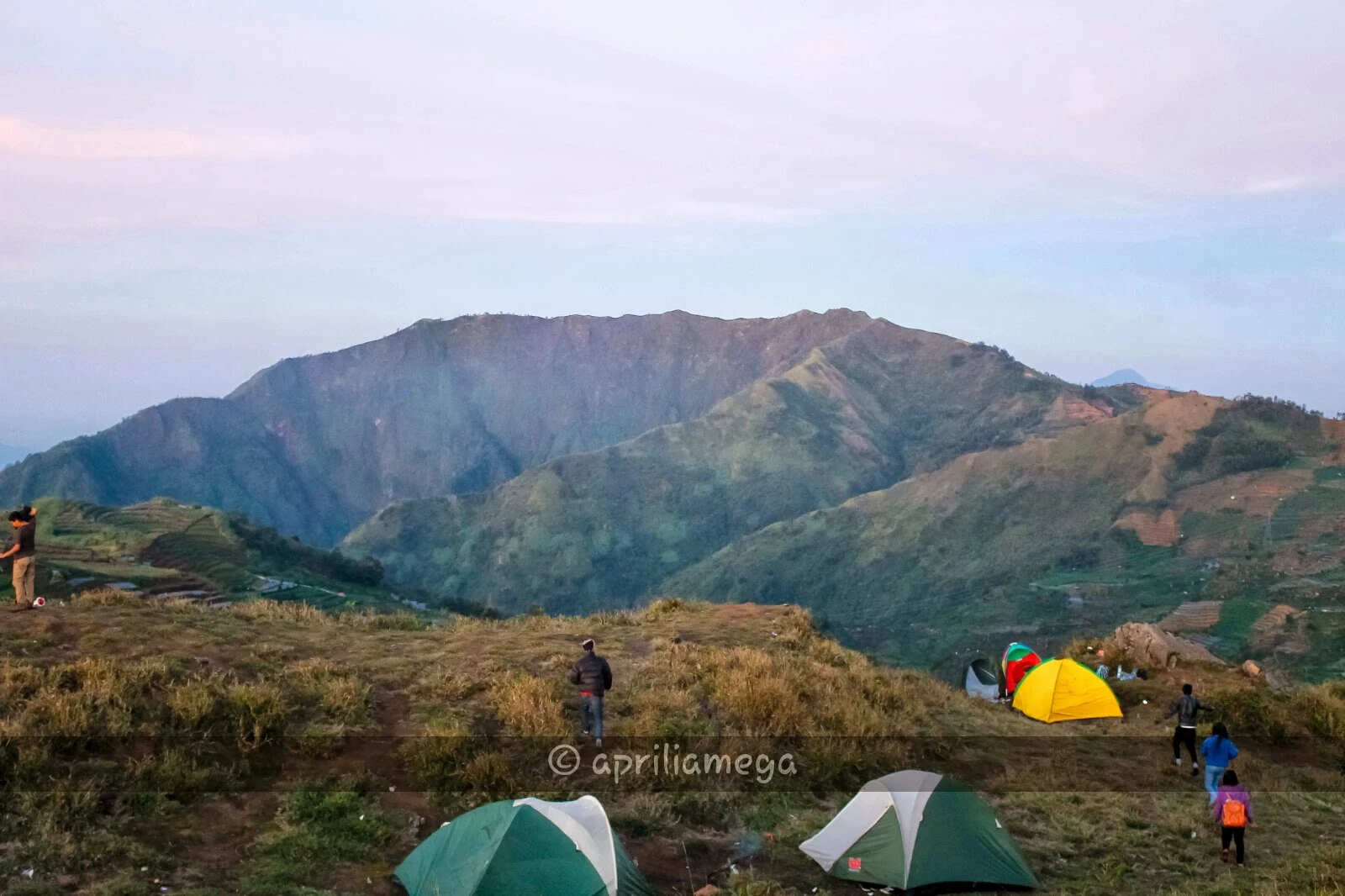 Sikunir Golden Sunrise pemandangan yang membuat mata terpukau