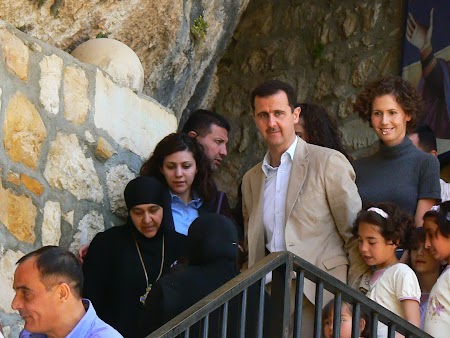 18. Bashar el-Assad cu sotia la biserica.JPG