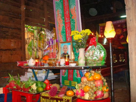 XuyenMocDieuTangNhaAnhViet_02.JPG