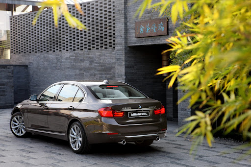 2013-BMW-3-Series-05.jpg