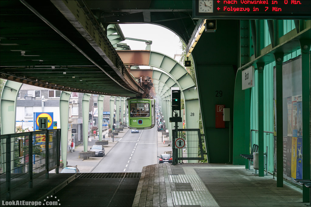 LookAtEurope.com: Евротур. Вупператаль город Энгельса и подвесной железной дороги швебебан