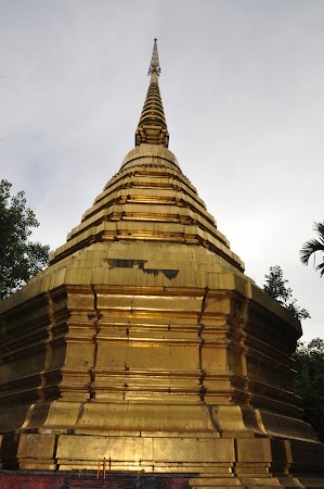 Imagini THailanda: Pagoda de la Wat Phra Kaew din Chiang Rai, Thailanda