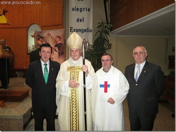Dirigentes de nuestra Cofradía, el cardenal Amigo y el padre Rafael (Foto Trinitarios-Aluche)