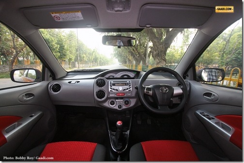 Toyota-Etios_Liva_int_825394323