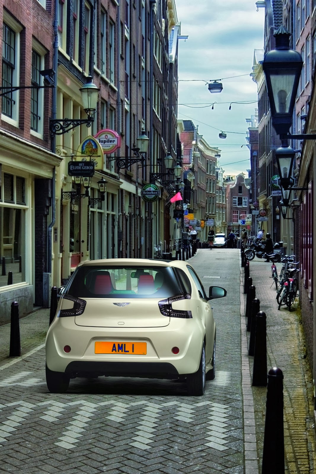 [Aston-Martin-Cygnet-44%255B3%255D.jpg]