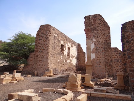33. Ruine catedrala din Cidade Velha.JPG