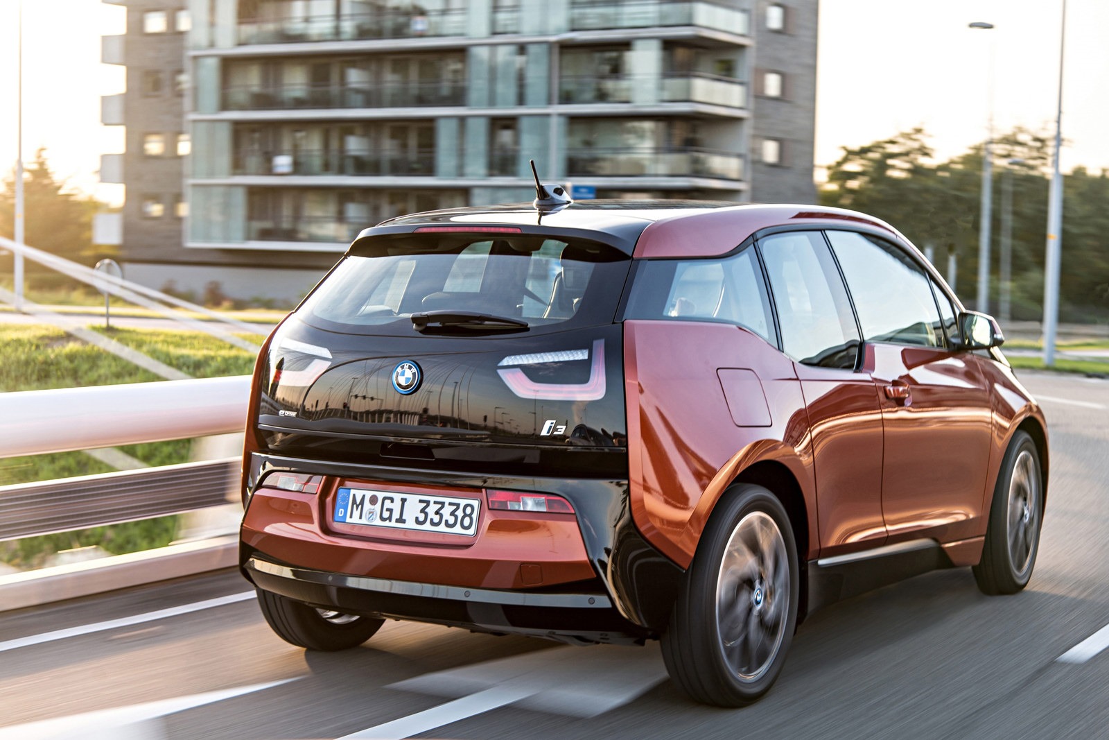 [2014-BMW-i3-21%255B2%255D.jpg]