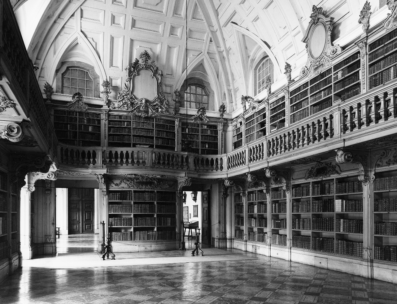 [Biblioteca-de-Mafra.25.jpg]