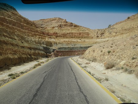 19. Drumul spre Marea Moarta.JPG