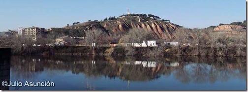 Vista del cerro de Santa Barbara sobre el río Ebro - Tudela