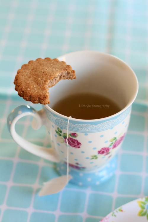 [ceai%2520albastru%255B5%255D.jpg]