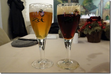 ブルージュの地ビール Brugse Zot ブロンドとブラウン、どちらも美味しい！