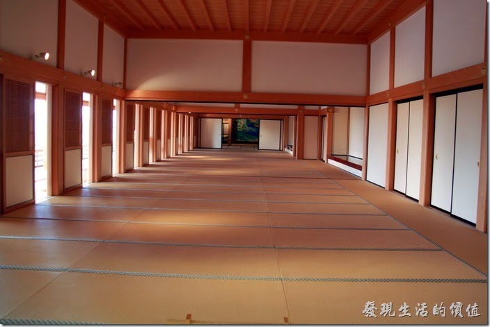 日本北九州-熊本城。「本丸御殿」的大廣間（宴客廳），有個非常長的空間。