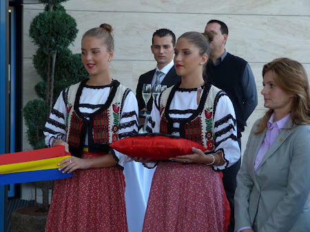 Fete in costume populare bihorene in la Double Tree Oradea