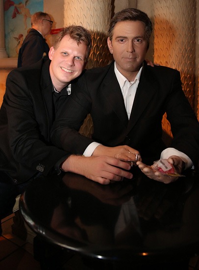 Madame Tussauds New York City - Ron Martinsen and George Clooney