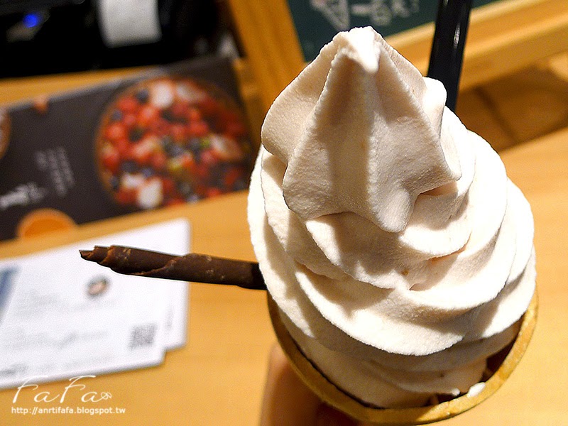 4F COOKING HOME X 8%ice 誠品松菸店 。跳電後的日光芭娜娜 (Lumix DMC-LX5)