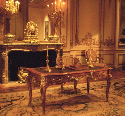 writing table at the Met