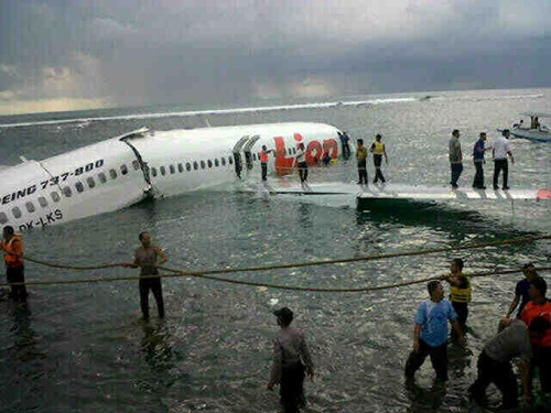 Lion Air jatuh di Bali (5)
