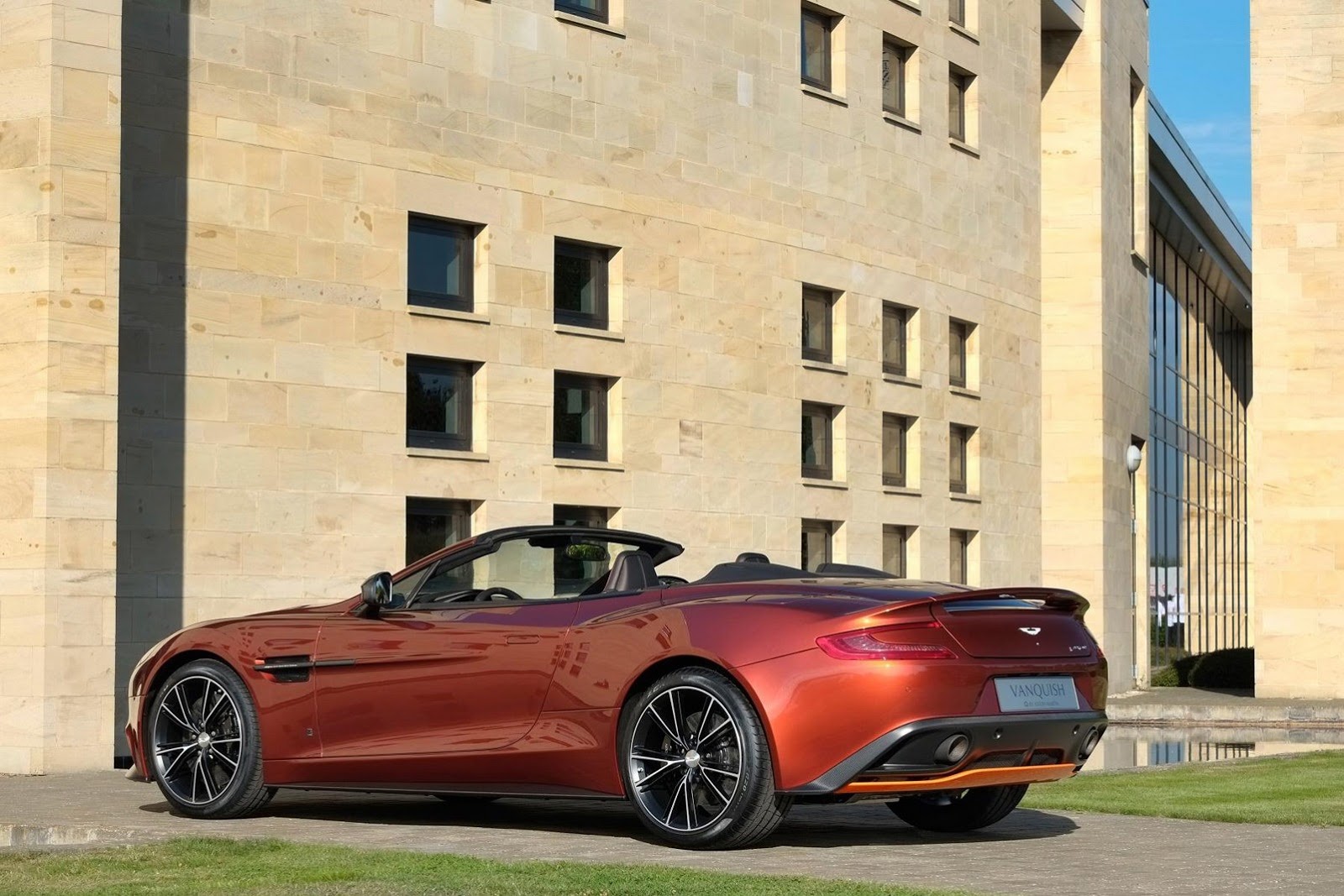 [Aston-Martin-2013-IAA-6%255B5%255D.jpg]