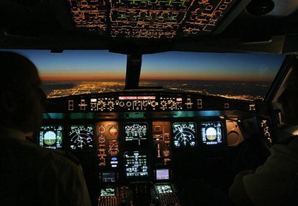 Airbus A340 cockpit (Small)