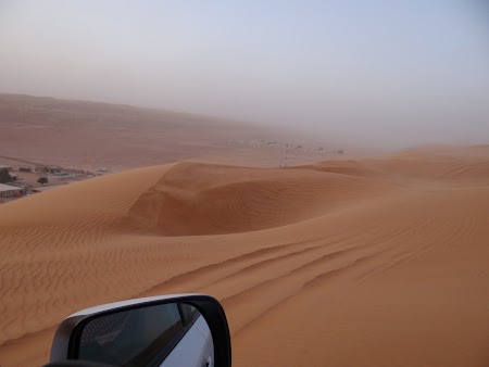 21. Cu masina in desert.JPG