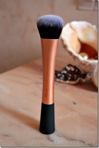 real techniques expert face brush 2