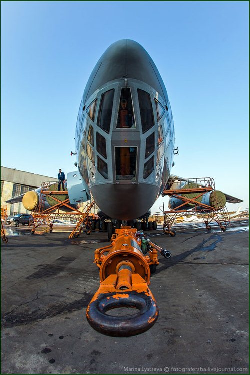 Фотографии тяжелого военно-транспортного самолета Ил-76МД-90А.