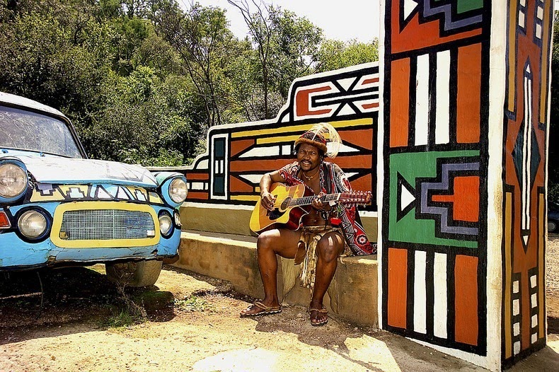 ndebele-house-painting-11 ndebele-house-painting-11