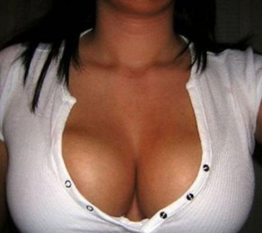 [sexy-girls-large-boobs-f9e637%255B2%255D.jpg]
