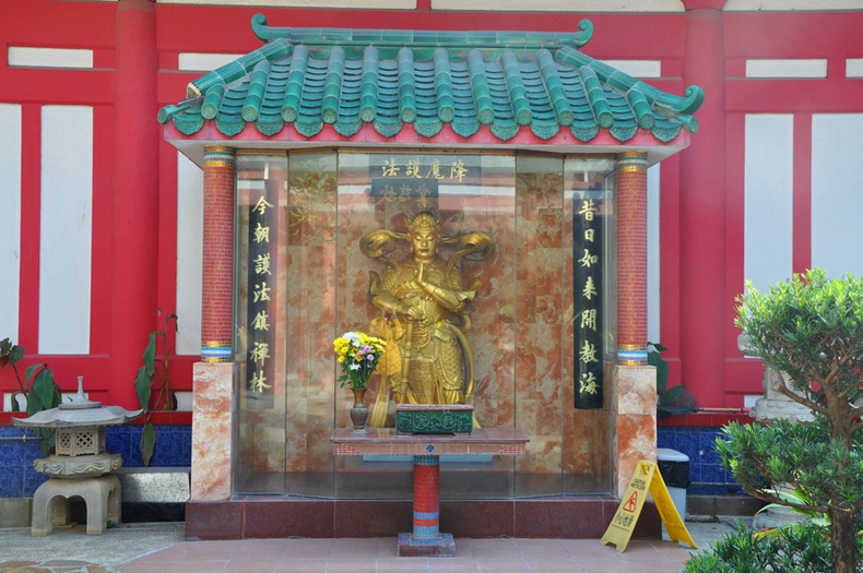 10000-buddhas-monastery-3