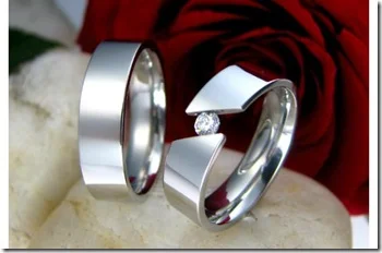 hermoso anillo de compromiso matrimonio alianza de boda 2013