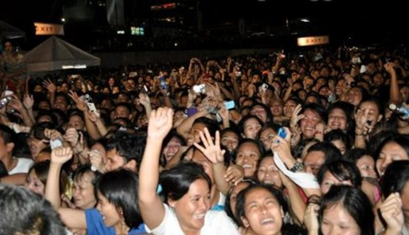 approximately 18 thousand fans went to see Coco Martin and Julia Montes in Mindanao