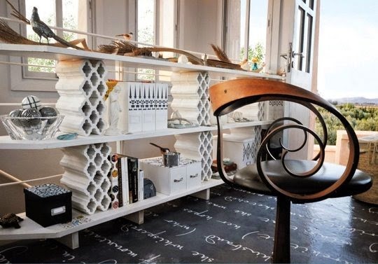 [decorative-cinderblock-shelving3.jpg]