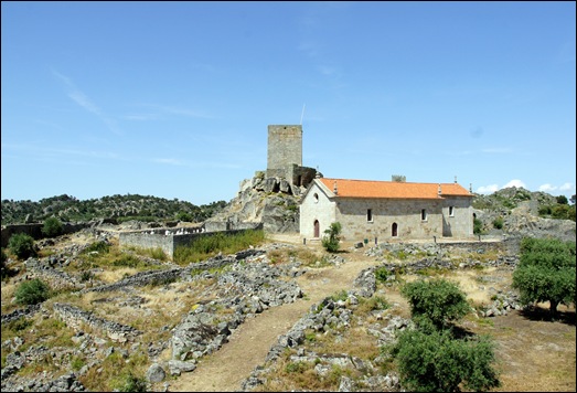 Marialva - Glória Ishizaka - Castelo e igreja de Santiago 1