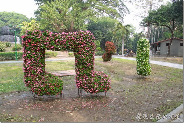 台南-2014中山公園百花祭。音符造型的花卉裝置藝術。