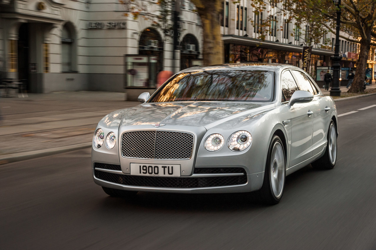 2015 Bentley Flying Spur V8 ve Continental GT Speed Cenevre'de