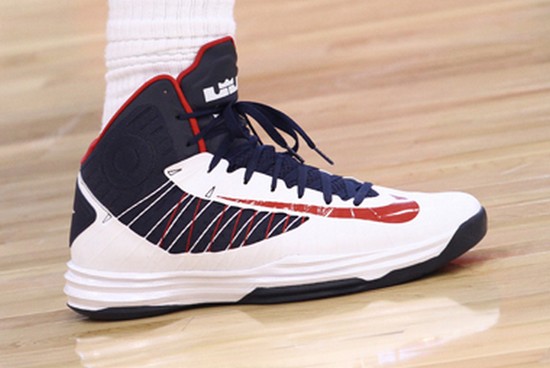 Closer Look at LeBron James' Nike Hyperdunk USA Basketball PE | NIKE ...