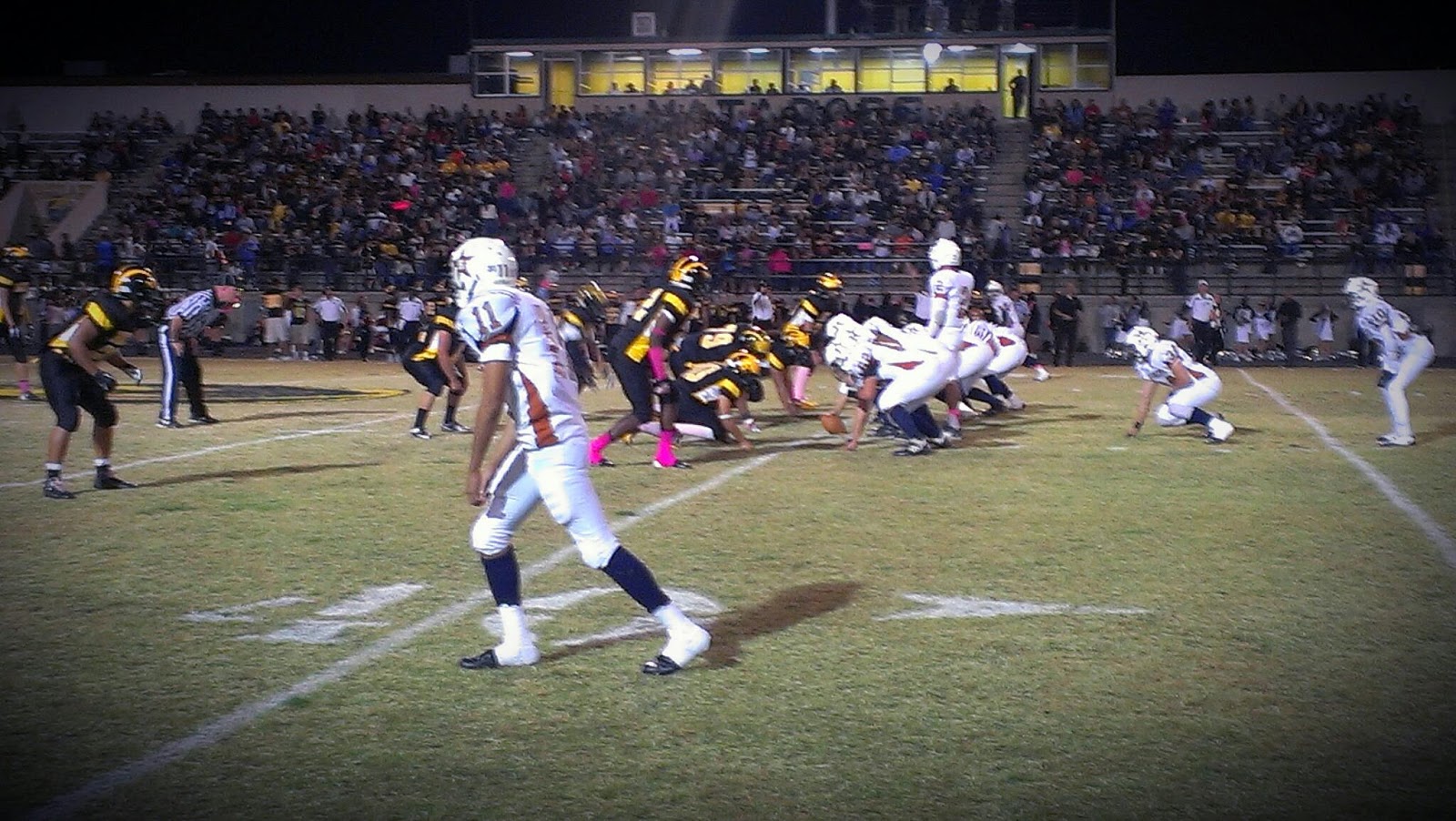 Living On The Border Life In El Paso Tx El Paso High School Football 