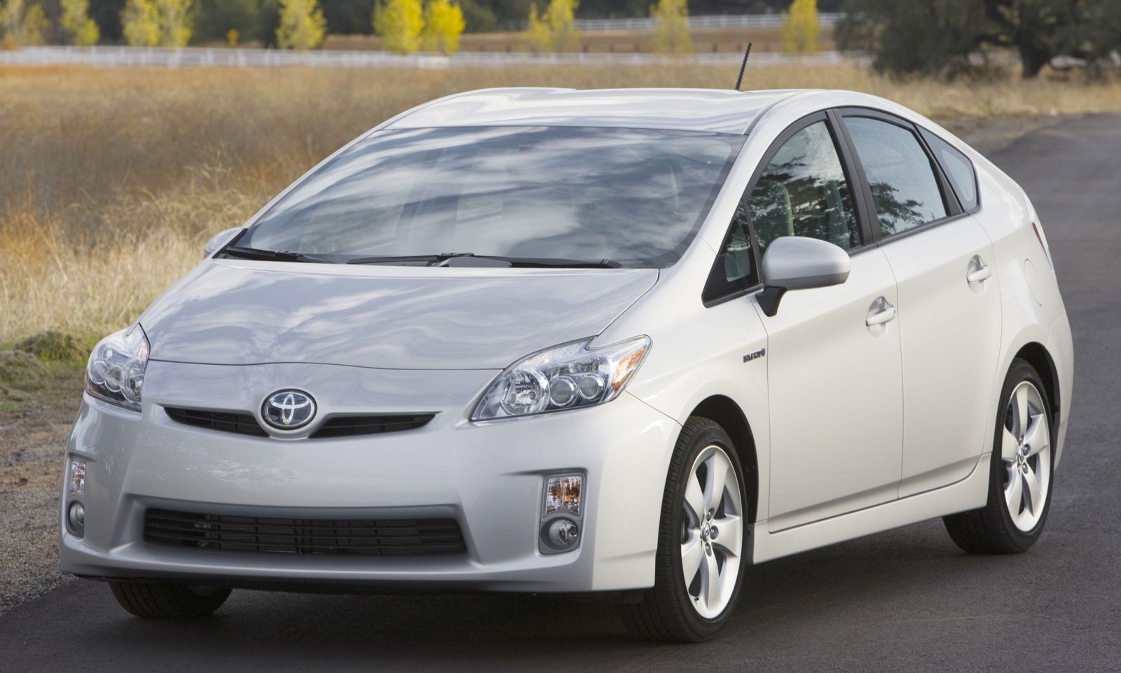 [Toyota-Prius_2010_1600x1200_wallpaper_04%255B3%255D.jpg]
