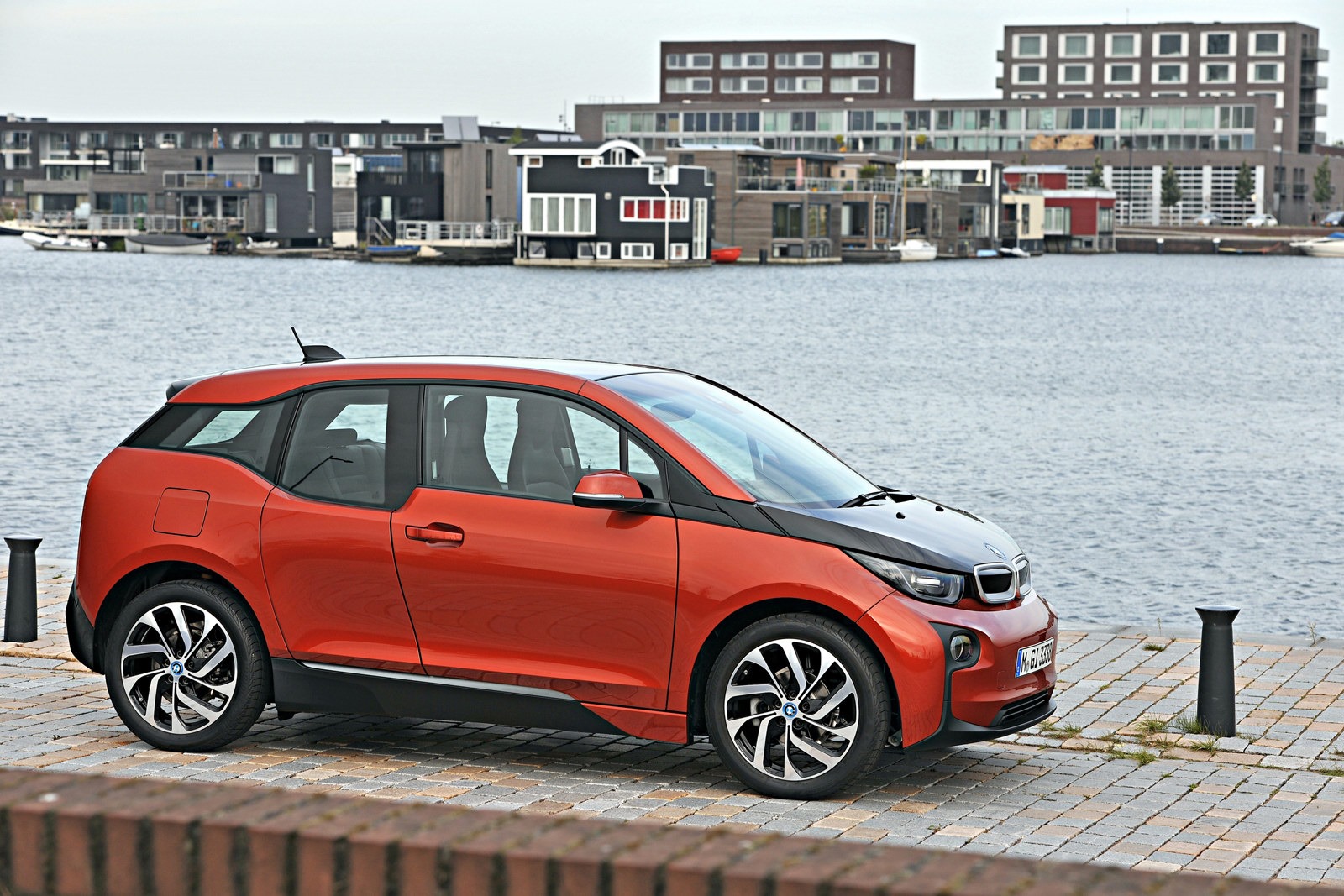 [2014-BMW-i3-35%255B2%255D.jpg]