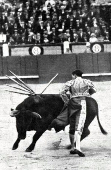 1917-06-21 Madrid Belmonte con Barbero de Concha y Sierra ayudado